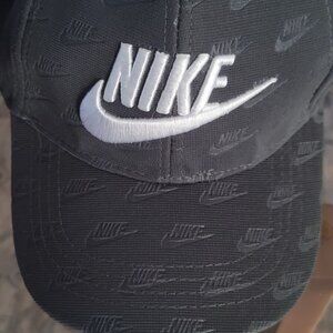 Grey Nike hat